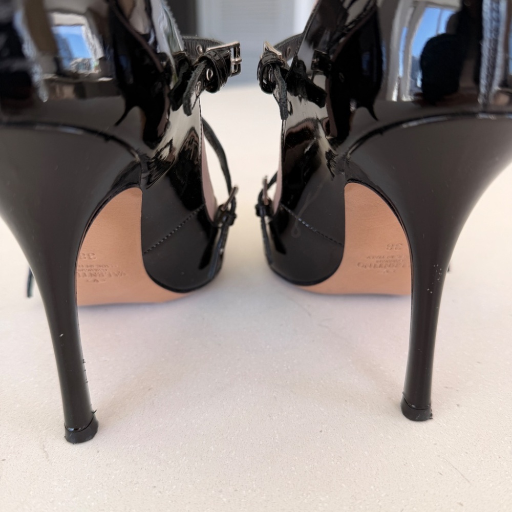 Valentino Garavani Black Patent Leather Studded Strappy Pumps Heels Size 38 Auth - Picture 13 of 16